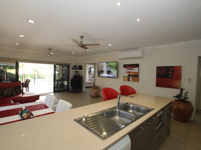 12 Rise Crescent, Mission Beach QLD 4852