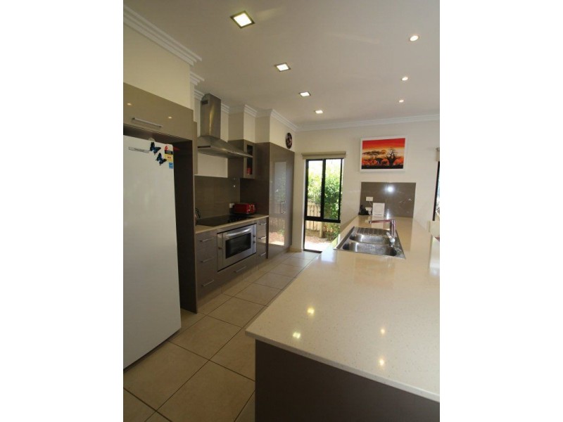 12 Rise Crescent, Mission Beach QLD 4852