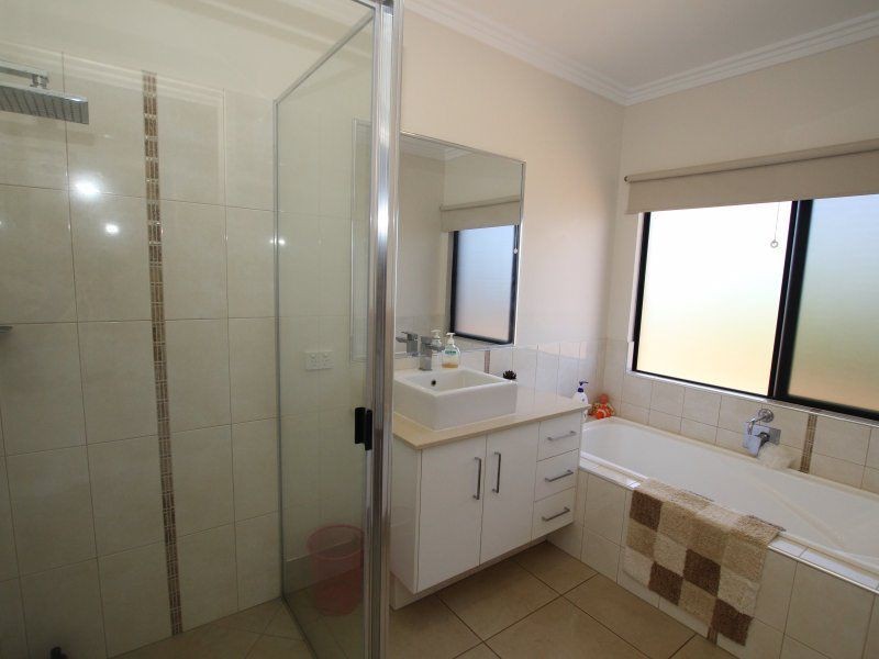 12 Rise Crescent, Mission Beach QLD 4852