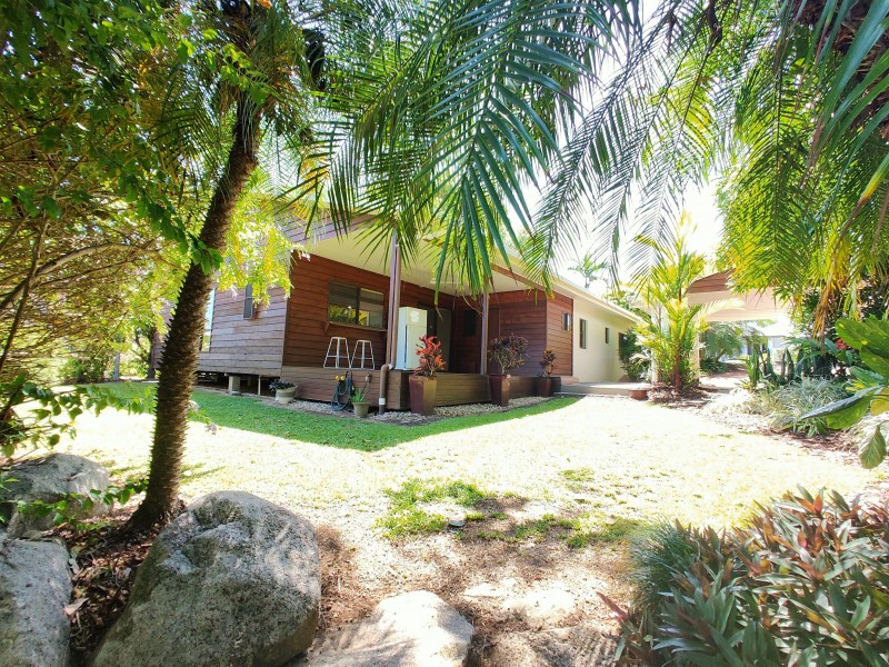 12 Admiralty Street, South Mission Beach QLD 4852