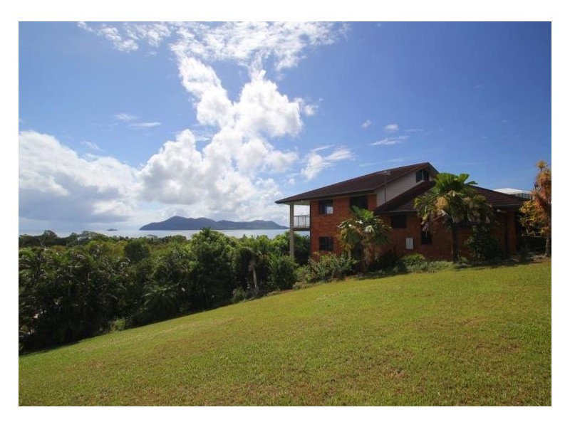 46 Mission Dr, South Mission Beach QLD 4852
