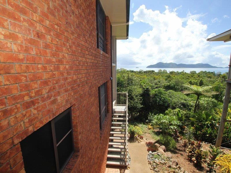 46 Mission Dr, South Mission Beach QLD 4852