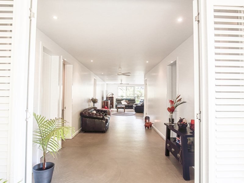 45 Cutten St, Bingil Bay QLD 4852