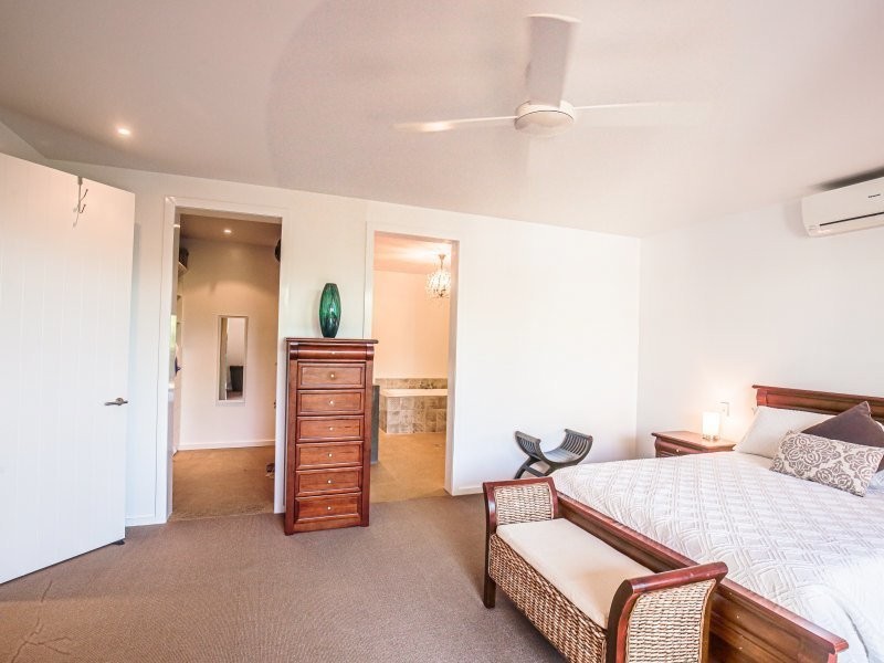 45 Cutten St, Bingil Bay QLD 4852