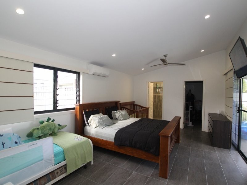 43 Mariner Dr, South Mission Beach QLD 4852