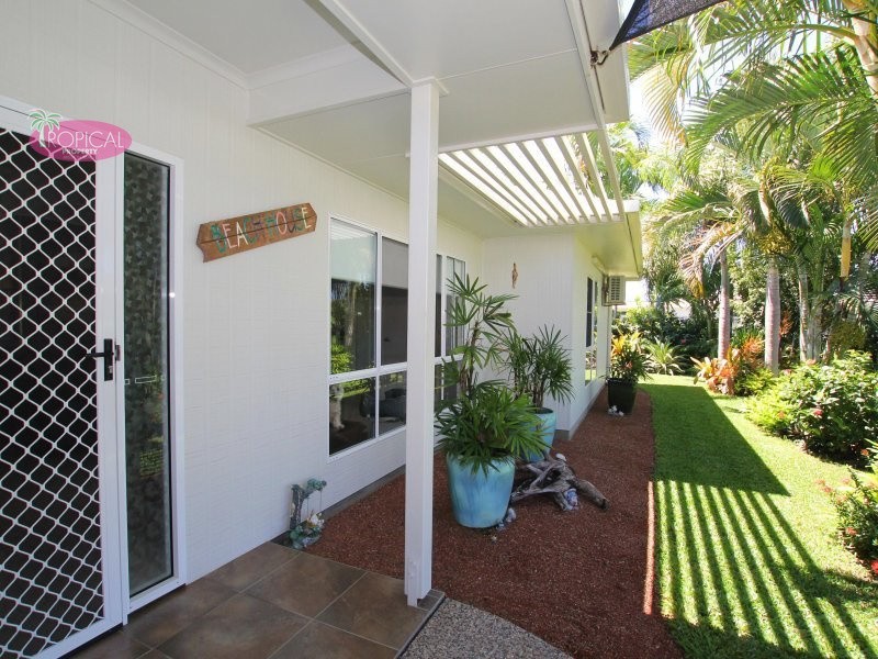 1/1 Seaview Court, Wongaling Beach QLD 4852