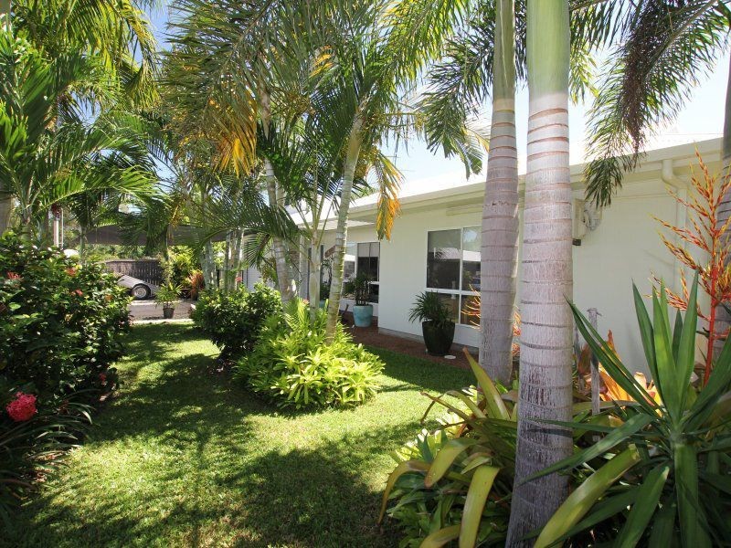 1/1 Seaview Court, Wongaling Beach QLD 4852