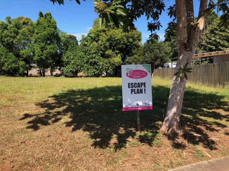 9 Lani Cl, Mission Beach QLD 4852