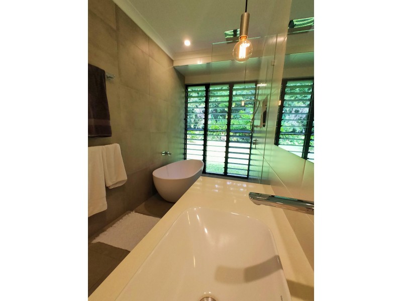 1445 Old Tully Rd, Maadi QLD 4855