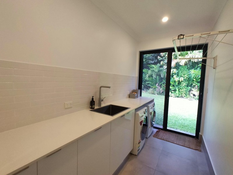 1445 Old Tully Rd, Maadi QLD 4855