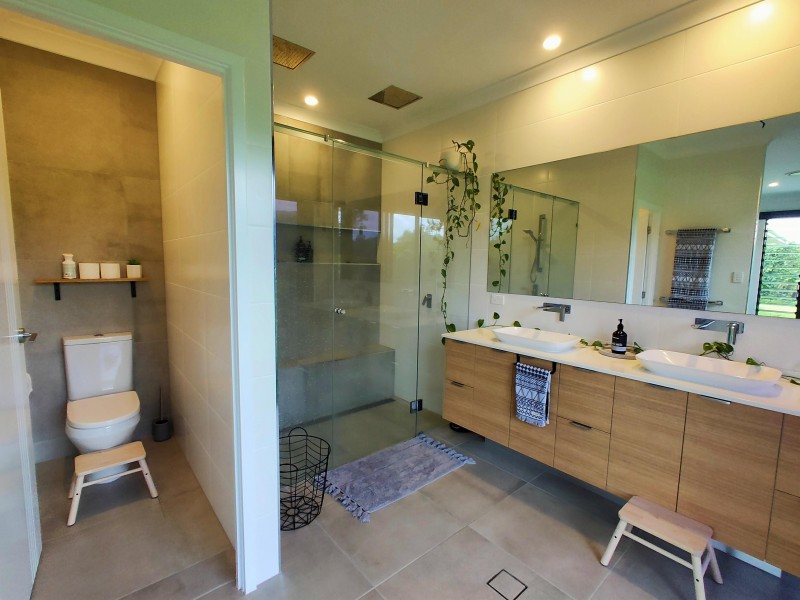 1445 Old Tully Rd, Maadi QLD 4855