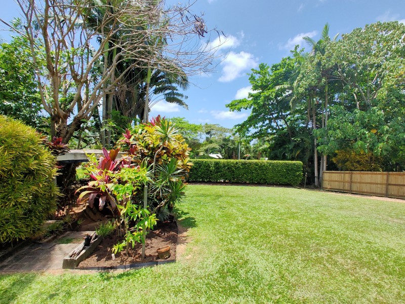 10 Webb Ct, Bingil Bay QLD 4852