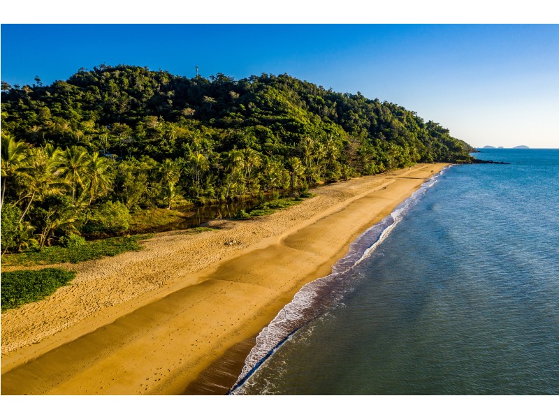 10 Webb Ct, Bingil Bay QLD 4852