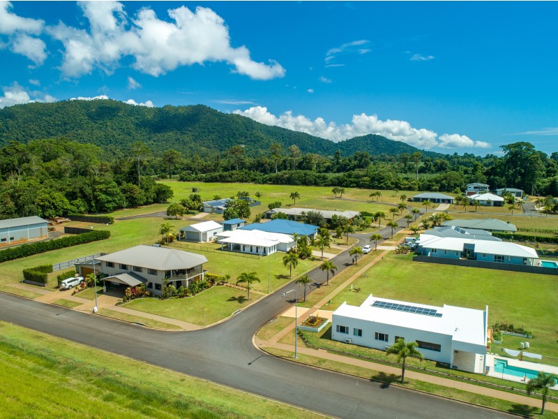 3 Nautilus St, Mission Beach QLD 4852