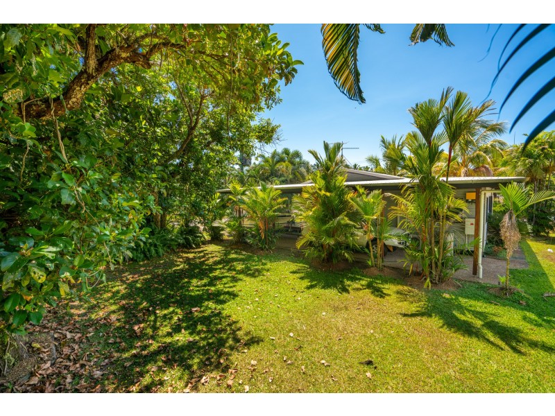 19 Donkin Lane, Mission Beach QLD 4852