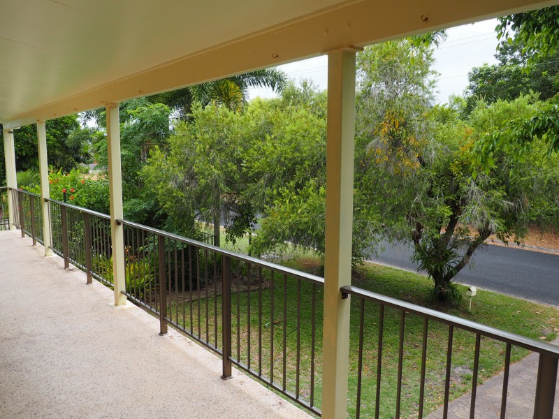 25 Seafarer Street, South Mission Beach QLD 4852