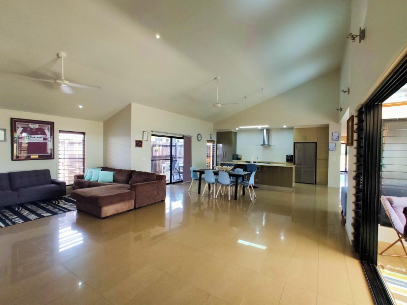 40 Conch St, Mission Beach QLD 4852