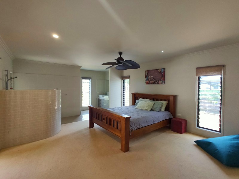 40 Conch St, Mission Beach QLD 4852