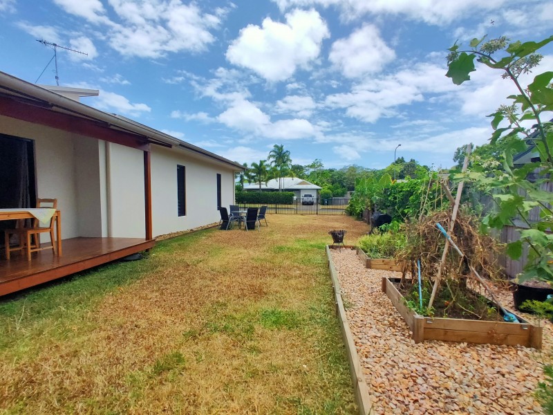 40 Conch St, Mission Beach QLD 4852