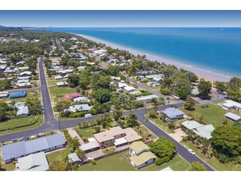 42 Mitchell St, South Mission Beach QLD 4852