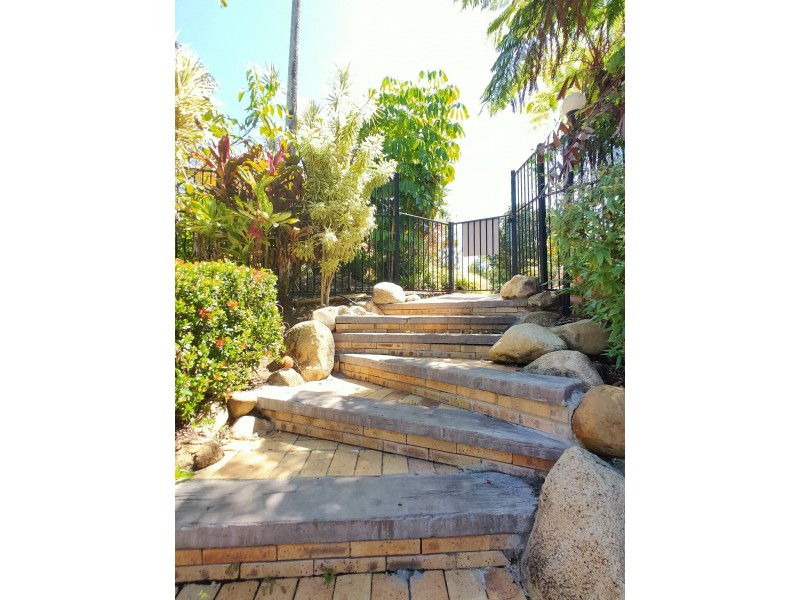 42 Mitchell St, South Mission Beach QLD 4852