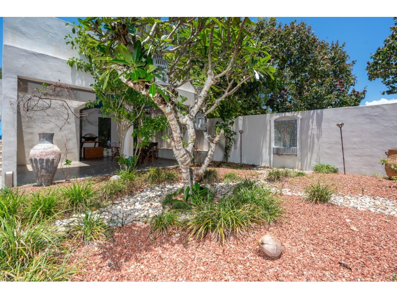 2 Conch Street, Mission Beach QLD 4852
