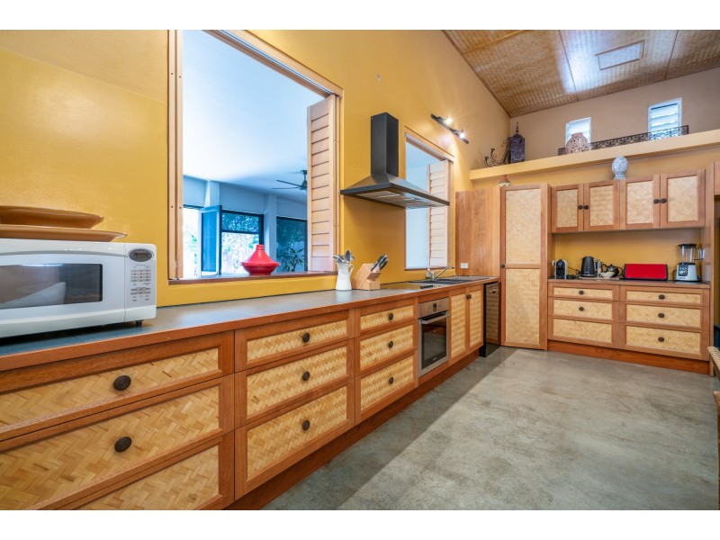2 Conch Street, Mission Beach QLD 4852