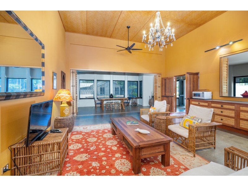 2 Conch Street, Mission Beach QLD 4852