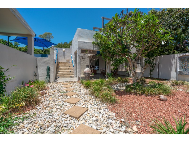 2 Conch Street, Mission Beach QLD 4852