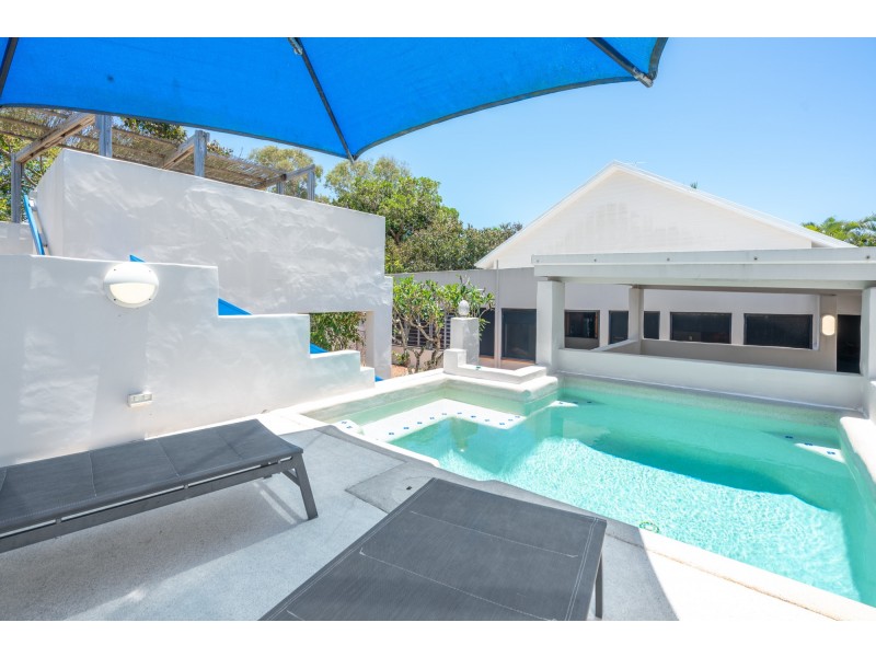 2 Conch Street, Mission Beach QLD 4852