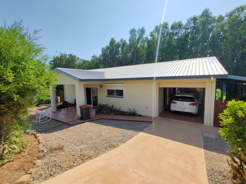 8 Dunkalli Crescent, Wongaling Beach QLD 4852