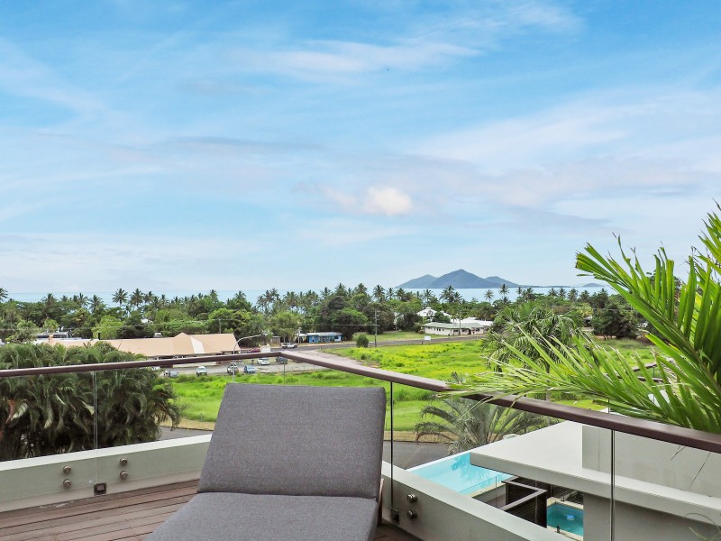 5/2 Coonanglebah Cl, Mission Beach QLD 4852