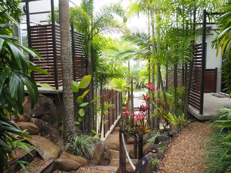 5/2 Coonanglebah Cl, Mission Beach QLD 4852