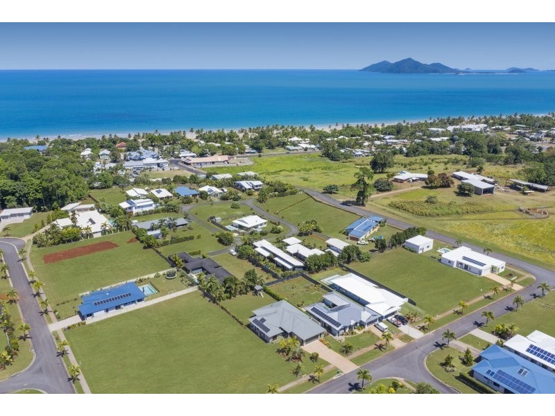 12 Nautilus St, Mission Beach QLD 4852