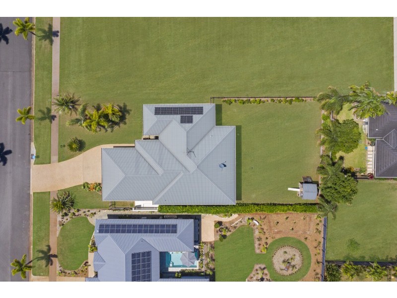 12 Nautilus St, Mission Beach QLD 4852
