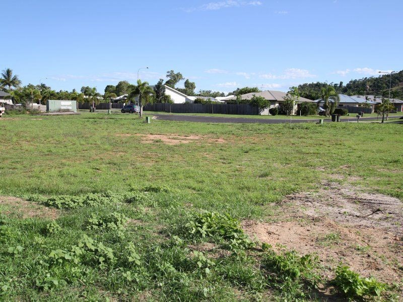 22 Midshipman Street, South Mission Beach QLD 4852