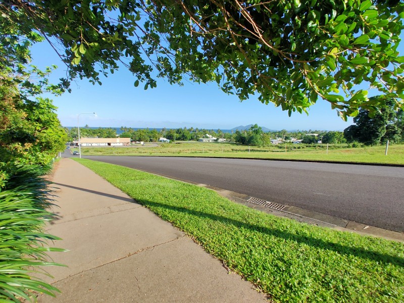 19 Rise Cres, Mission Beach QLD 4852