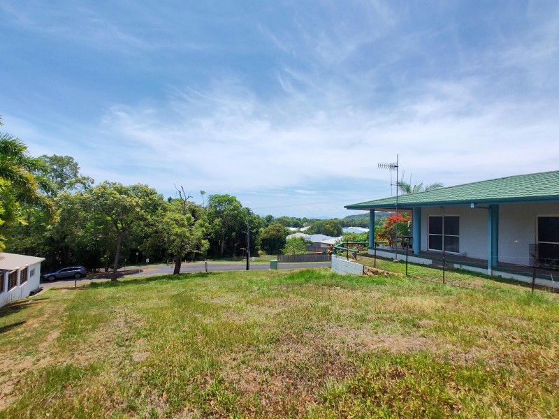 11 Commodore St, South Mission Beach QLD 4852