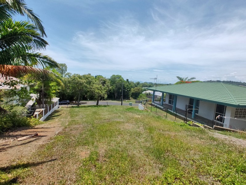 11 Commodore St, South Mission Beach QLD 4852