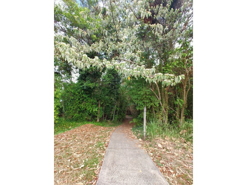 11 Commodore St, South Mission Beach QLD 4852