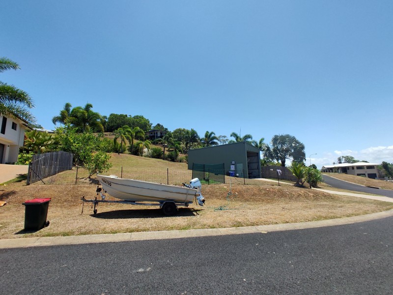 17 Riverside Tce, South Mission Beach QLD 4852
