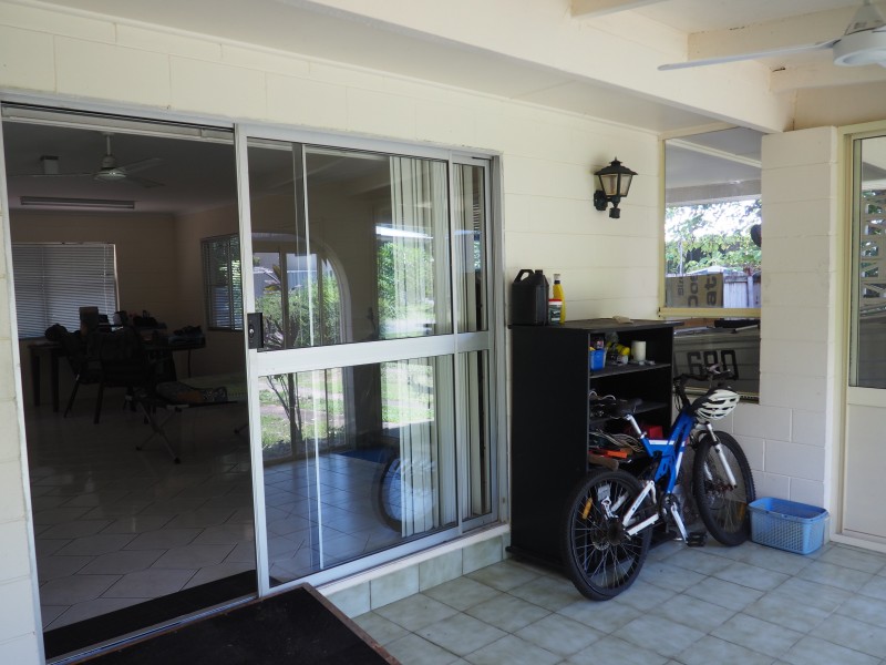 37 Kwila St, Wongaling Beach QLD 4852