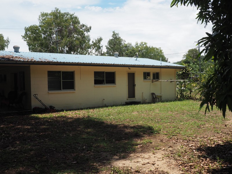 37 Kwila St, Wongaling Beach QLD 4852