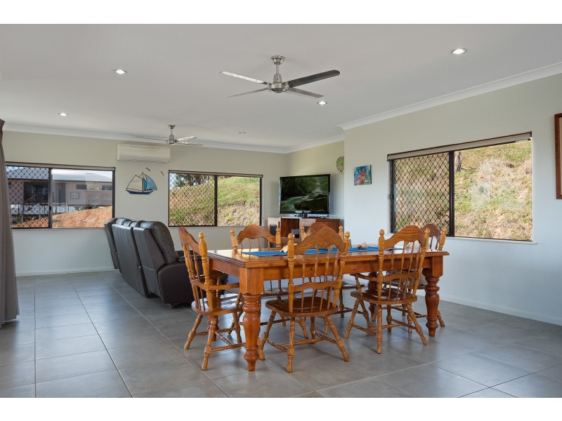 15 Riverside Terrace, South Mission Beach QLD 4852