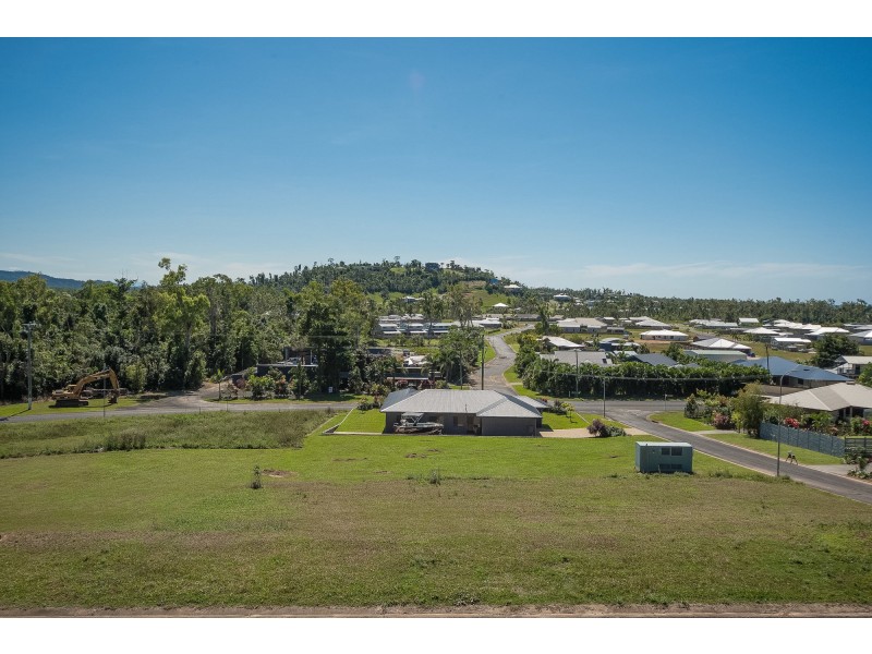 15 Riverside Terrace, South Mission Beach QLD 4852