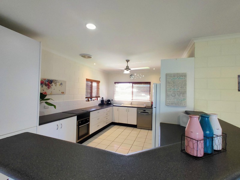 11 Buccaneer St, South Mission Beach QLD 4852