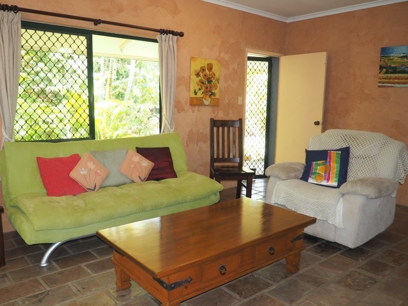 7 Hutchison Cl, Mission Beach QLD 4852