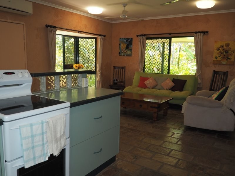 7 Hutchison Cl, Mission Beach QLD 4852