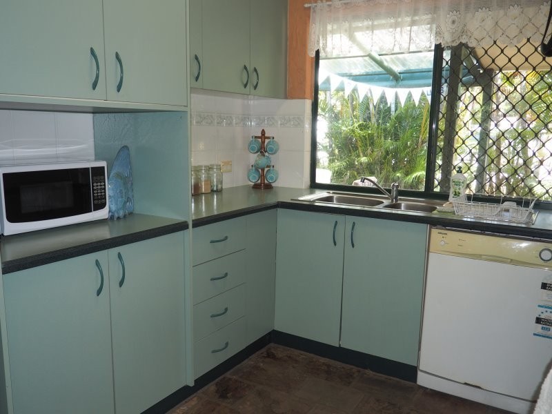 7 Hutchison Cl, Mission Beach QLD 4852