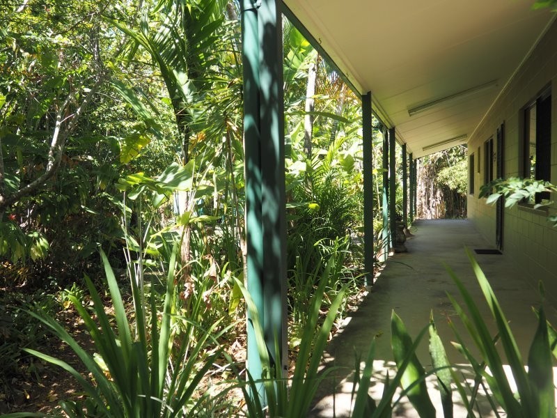 7 Hutchison Cl, Mission Beach QLD 4852